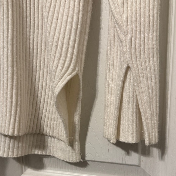 Abercrombie & Fitch Two-Tone Crewneck Sweater - Tan and Cream - Picture 5 of 6